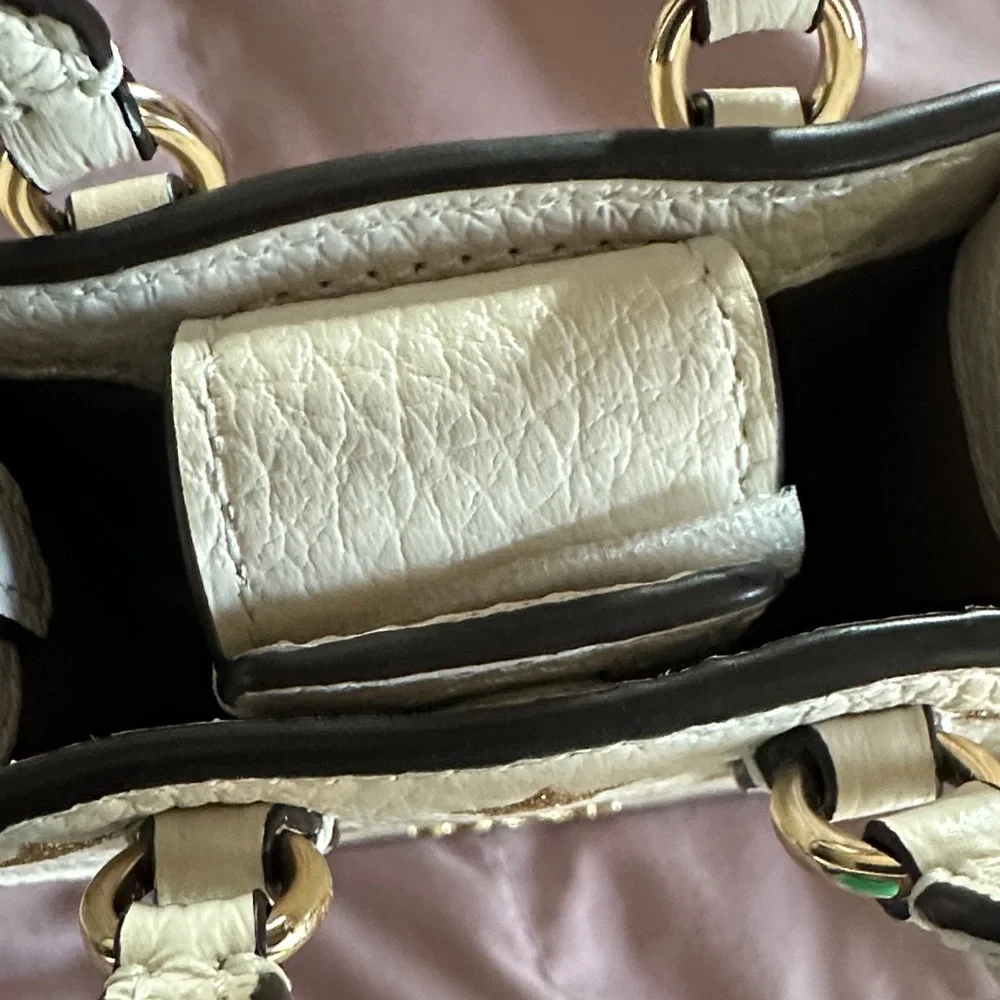 NWT Coach Mini Bag in White with Gold Stars - Picture 4 of 8